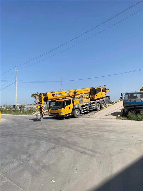 红原县吊车作业时，可能会产生哪些额外收费项目？