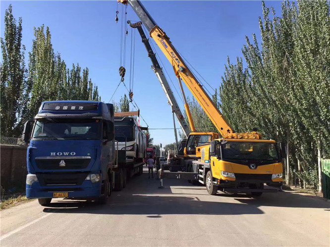 红原县“省油又稳当”—— 吊车的 “智能节能” 技术